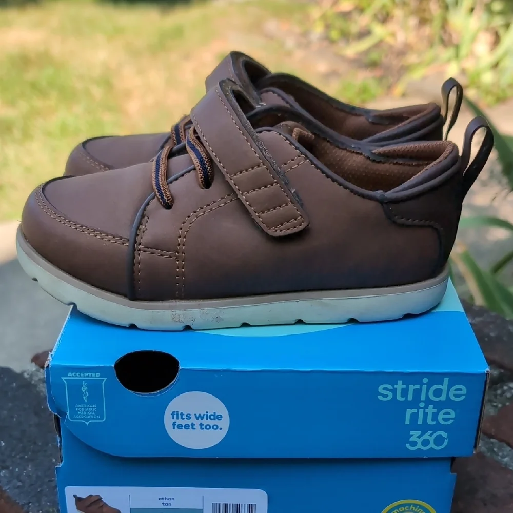 Stride Rite Kids Dress Shoes in Blue Box - Picture 5 of 7